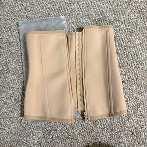 Women’s waist trainer